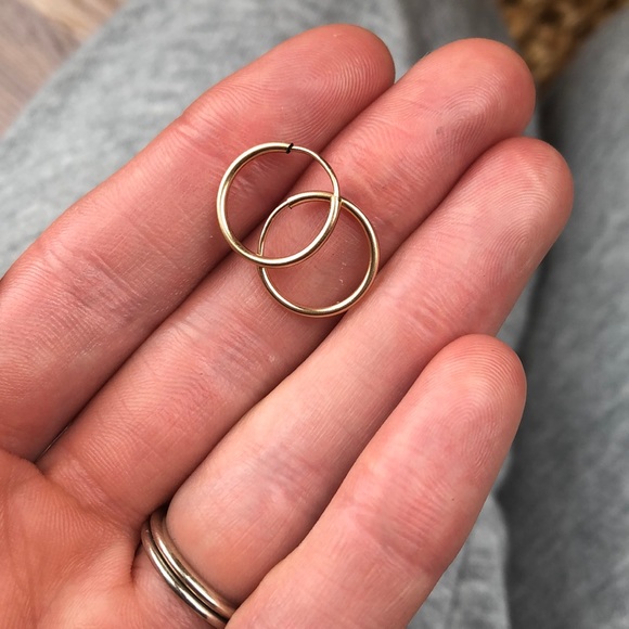 Petite gold hoops - Picture 2 of 3